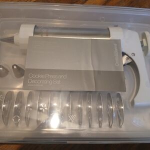 NIP Crate & Barrel Cookie Press and Decorating Set